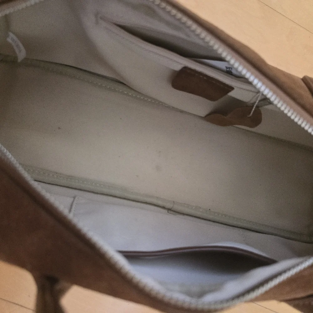 Brown Suede East-West Tote Bag - Picture 4 of 7